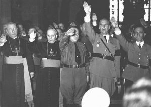 obispos y hitler2