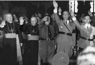 Celebrando la firma del concordato entre nazis y el Vaticano.