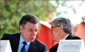 Juan Manuel Santos y César Gaviria, irresponsables con el manejo fiscal