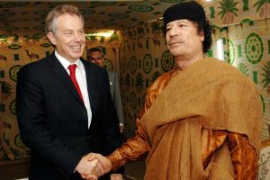 tony blair y gadaffi2