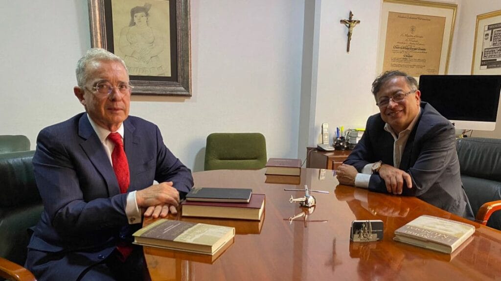 petro y uribe primera reunión